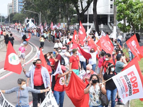 Grupo "Grito dos Excluídos" faz manifestação em Vitória por Carlos Alberto Silva