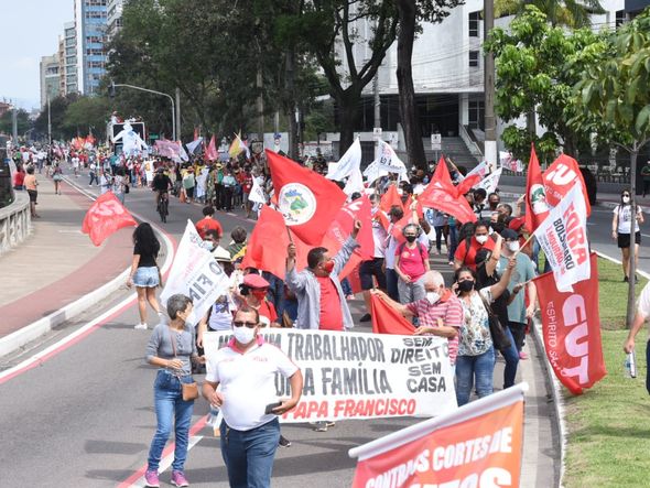 Grupo "Grito dos Excluídos" faz manifestação em Vitória por Carlos Alberto Silva