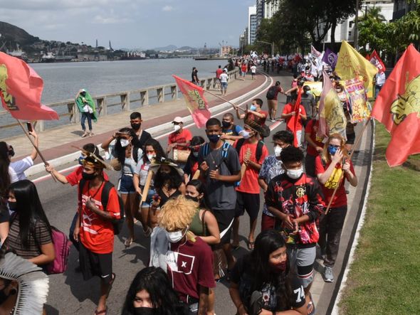 Grupo "Grito dos Excluídos" faz manifestação em Vitória por Carlos Alberto Silva