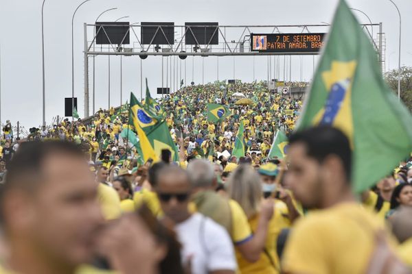 Apoiadores de Bolsonaro fazem manifestação em Vila Velha e Vitória