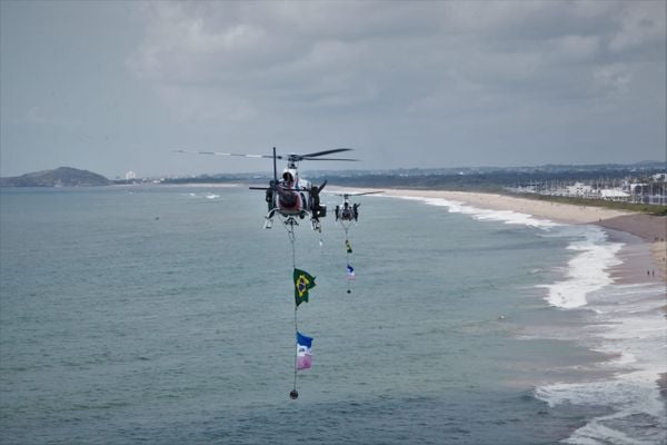 Helicópteros do Notaer sobrevoam orla da Grande Vitória por Notaer/Divulgação