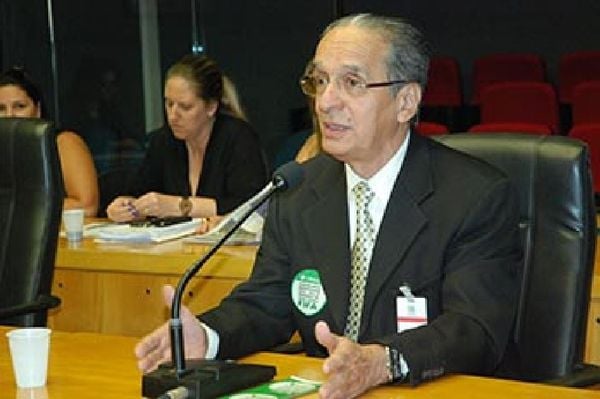 Severino Dantas Filho, ex-presidente do CRM-ES, morreu aos 79 anos