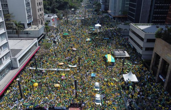 Vista aérea de ato pró-Bolsonaro na Avenida Paulista, em São Paulo