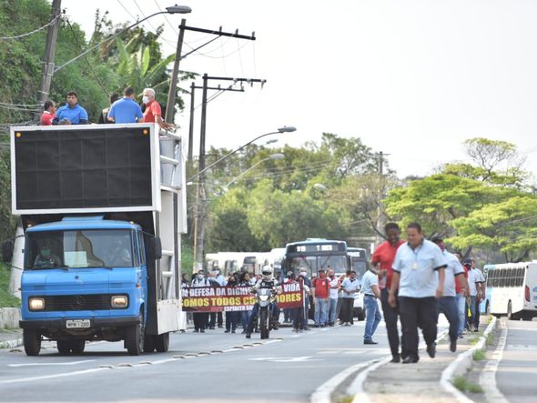 Rodoviários fazem protesto em Vitória por Fernando Madeira