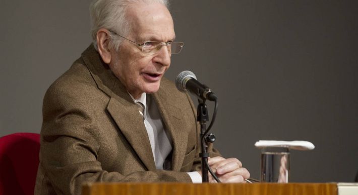 Professor tinha 93 anos e era reconhecido por suas contribuições à filosofia e ao ambiente acadêmico
