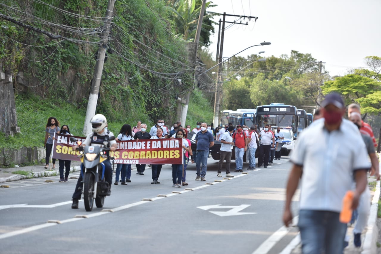 Rodoviários fazem protesto em Vitória