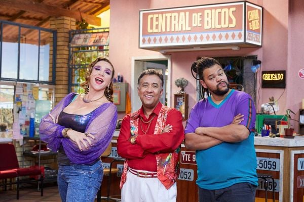 Maurício Manfrini, Marisa Orth e Babu Santana estrelam 'Central de Bicos', no Multishow