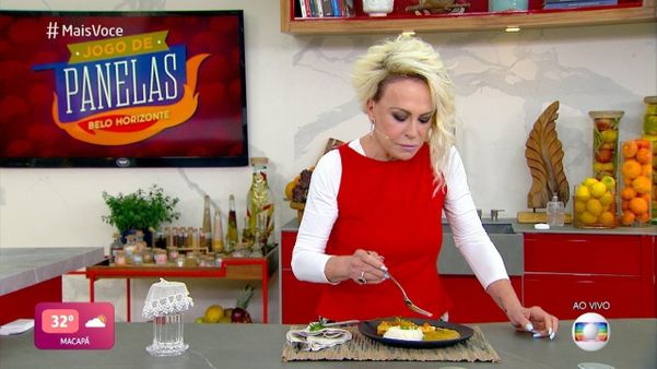 Ana Maria Braga experimenta a moqueca de frango do capixaba Emerson, participante do Jogo de Panelas Belo Horizonte