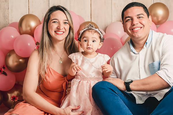 Daiana Dias e Leonardo Ribeiro celebram o 1º aninho da pequena Helena 