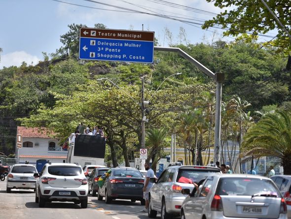MBL e Vem Pra Rua protestam por impeachment de Bolsonaro em Vitória por Fernando Madeira