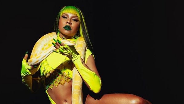 Cantora conta com ajuda dos fãs para ganhar a categoria "PRESTATENÇÃO", disputada com outros seis artistas