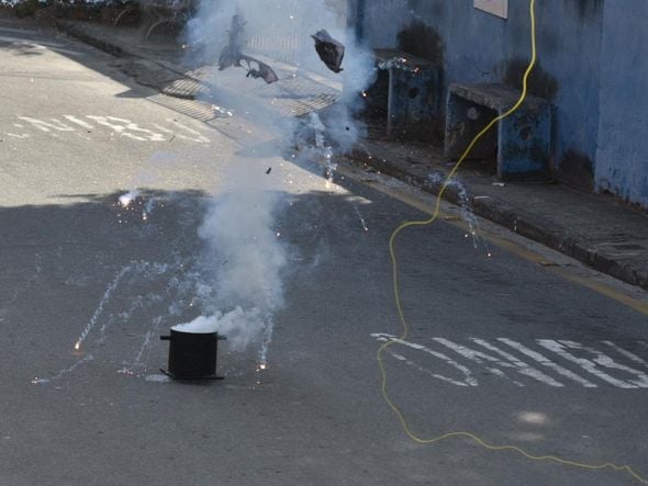 Sequência de imagens mostra momento da explosão de artefato em Andorinhas, em Vitória por Fernando Madeira