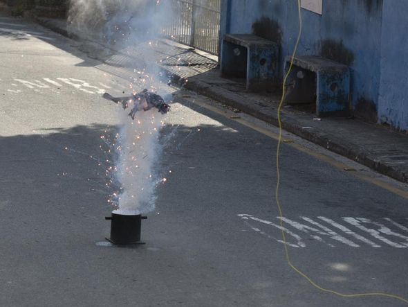 Sequência de imagens mostra momento da explosão de artefato em Andorinhas, em Vitória por Fernando Madeira
