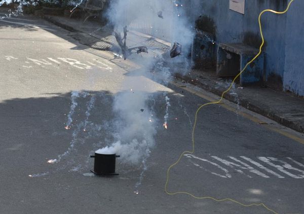 Detonação de artefato em Andorinhas, Vitória por Fernando Madeira
