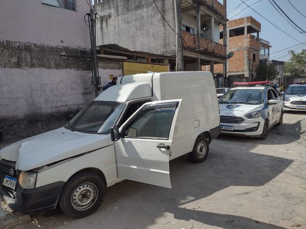 Guarda Municipal de Vila Velha fez o acompanhamento do carro por cerca de 5 km