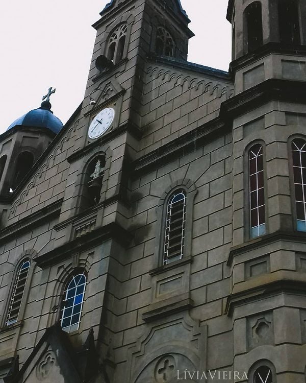 Igreja Martriz de São João Batista  por Lívia Vieira 