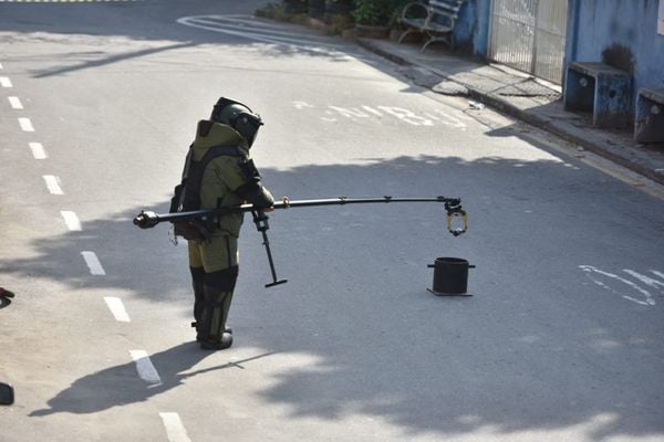 Sequência de imagens mostra momento da explosão de artefato em Andorinhas, em Vitória por Fernando Madeira