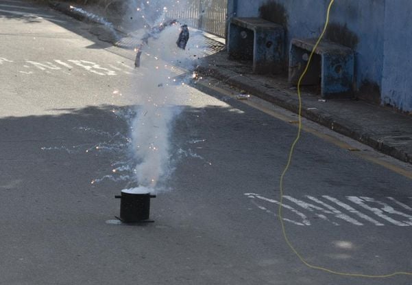 Sequência de imagens mostra momento da explosão de artefato em Andorinhas, em Vitória por Fernando Madeira
