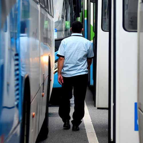 Cobradores voltarão a atuar nos ônibus do Transcol no próximo ano