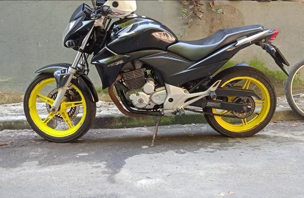 Moto roubada em Novo Horizonte, na Serra