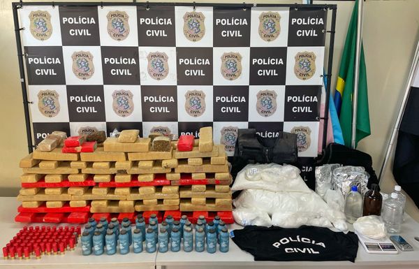 Polícia Civil apreende 90 quilos de drogas e munições em casa de Vila Velha