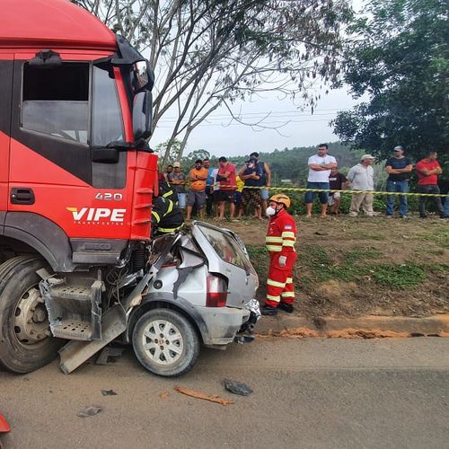 Manoel Dias, de 67 anos, tinha deixado a esposa no trabalho e levava a filha, Yasmin Dias, de 19 anos, para um teste de habilitação em Aracruz