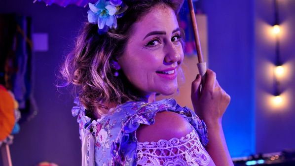 A cantora lança em live o álbum