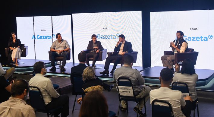 Especialistas avaliam que a economia surpreendeu positivamente em alguns momentos deste ano, após a segunda onda da pandemia da Covid-19, mas destacam que o cenário futuro ainda é de muitas incertezas