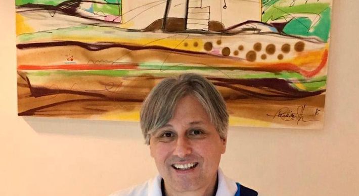 José Roberto Santos Neves apresenta a obra “Os Sons da Memória - Uma Leitura Crítica de 40 Discos que marcaram época na Música do Espírito Santo” no dia 05 de outubro, no auditório do Titanic, em Vila Velha