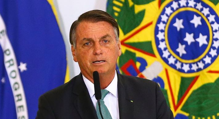 Apesar de a Polícia Federal ter isentado Jair Bolsonaro (PL) da acusação de prevaricação no caso da compra da Covaxin, o presidente ainda é alvo de outros cinco inquéritos. Alguns desses casos, no limite, podem levar ao afastamento do presidente