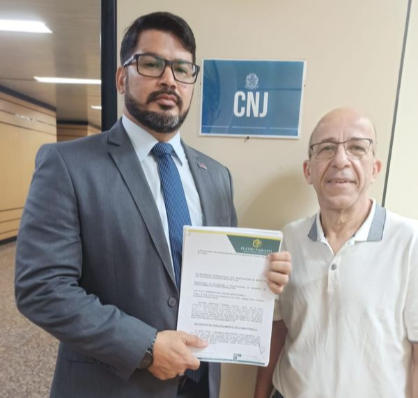 Antonio Leopoldo Teixeira e seu advogado Flavio Fabiano. Crédito: Arquivo pessoal