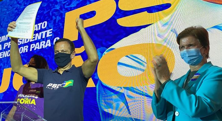 Em um palco da zona sul da cidade, Doria assinou uma carta-compromisso na qual assegura a intenção de trabalhar para ampliar os direitos da mulher e as políticas públicas destinadas a elas