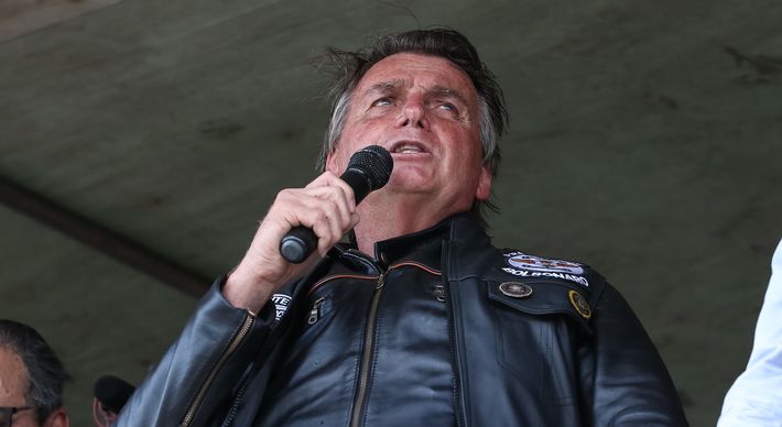 Congressistas democratas e ativistas progressistas têm aumentado a pressão para que o governo de Joe Biden mantenha distanciamento do presidente Jair Bolsonaro