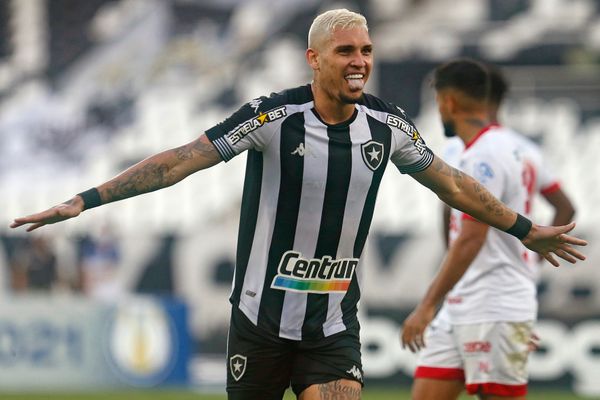 Botafogo venceu o Náutico no Nilton Santos