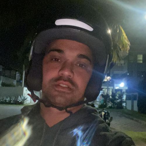 Patrick Ribeiro Araújo, de 36 anos, é morador de Resistência, na Capital, e foi visto pela última vez passando de moto pela região de Maruípe no dia 10 de agosto