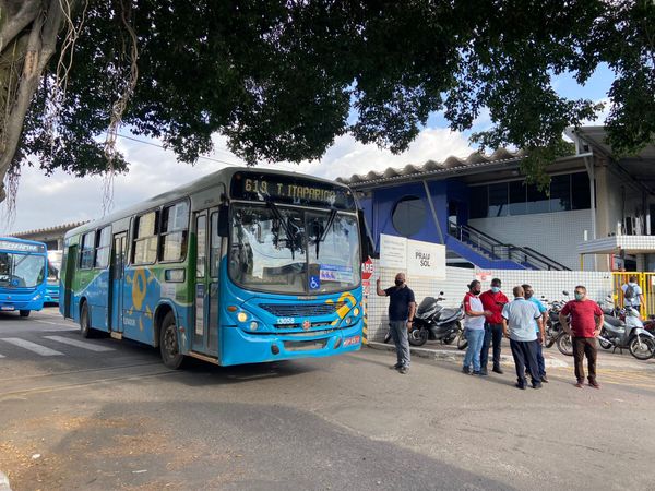 Rodoviários voltaram a circular com os ônibus do Transcol após paralisação nesta segunda (20)