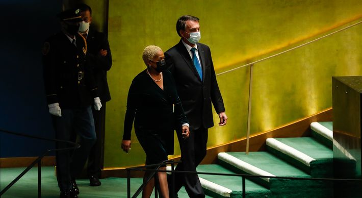 Bolsonaro se mostrou um bom vendedor do seu comércio de convicções, mas não se mostrou um bom representante do país