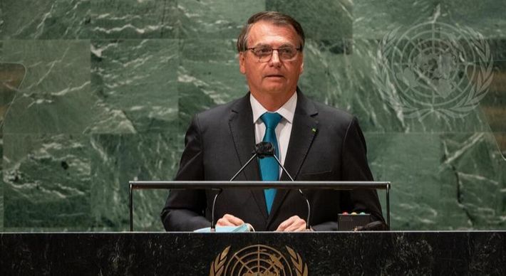 Já passou da hora de o presidente abandonar temas que não representam avanços. Entretanto, ao analisarmos o ponto de vista econômico, podemos concluir que o governo tem estipulado medidas regulares para a recuperação do capital gasto