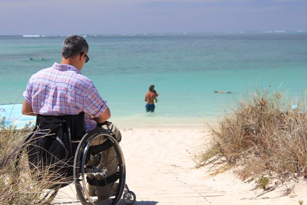 Cadeira de rodas, acessibilidade, praia