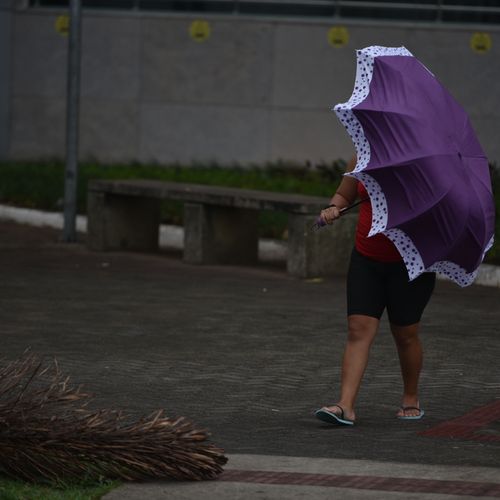 Alerta amarelo abrange 28 municípios capixabas e é válido até a manhã desta sexta-feira (21). a previsão do tempo para o fim de semana em todo o Estado capixaba