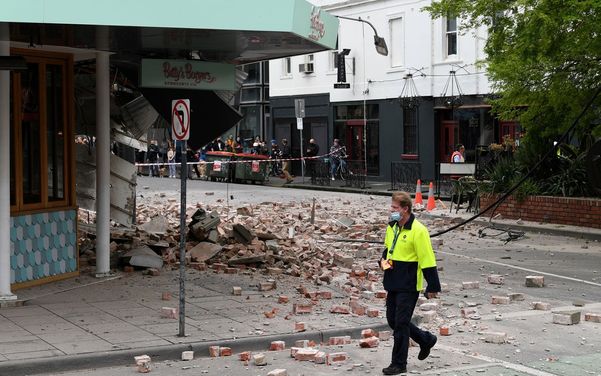 Restaurante sofre impacto do terremoto na Austrália