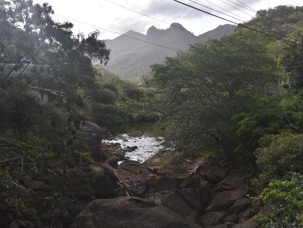 Rio Santa Maria da Vitória, em Santa Leopoldina por Ricardo Medeiros