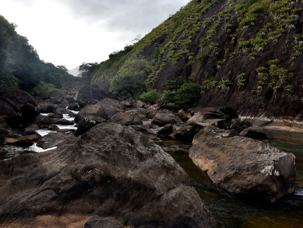 Rio Santa Maria da Vitória, em Santa Leopoldina por Ricardo Medeiros