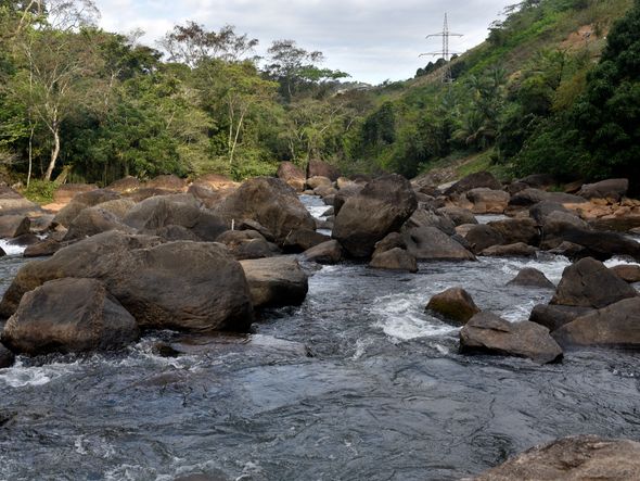 Rio Santa Maria da Vitória, em Santa Leopoldina por Ricardo Medeiros