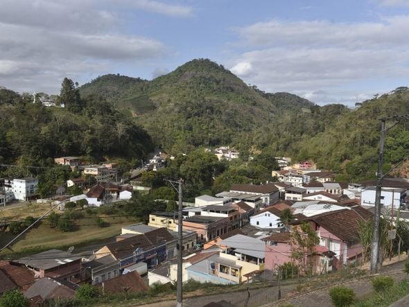 Rio Santa Maria da Vitória, em Santa Leopoldina por Ricardo Medeiros
