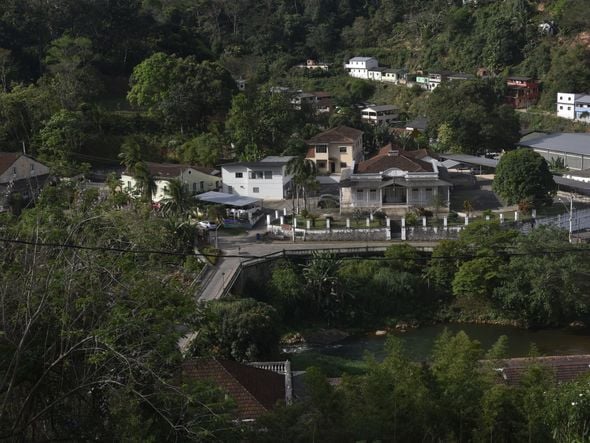 Rio Santa Maria da Vitória, em Santa Leopoldina por Ricardo Medeiros