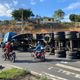 Imagem - Carreta tomba na Rodovia Leste-Oeste, em Cariacica