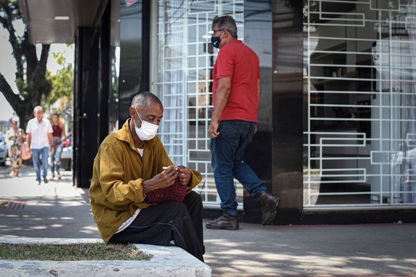 Marcos Antônio Alves dos Santos, 46 anos, artesão que vive em situação de rua