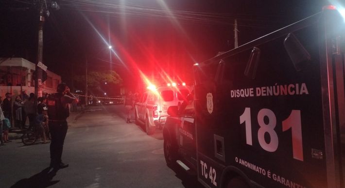 O corpo do jovem foi levado para o SML do município. O crime ocorreu no bairro Interlagos, onde uma jovem foi assassinada no último domingo (19)