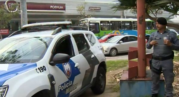 Suspeito de tentar assaltar inspetor penitenciário foi morto em calçada de hipermercado em Vitória